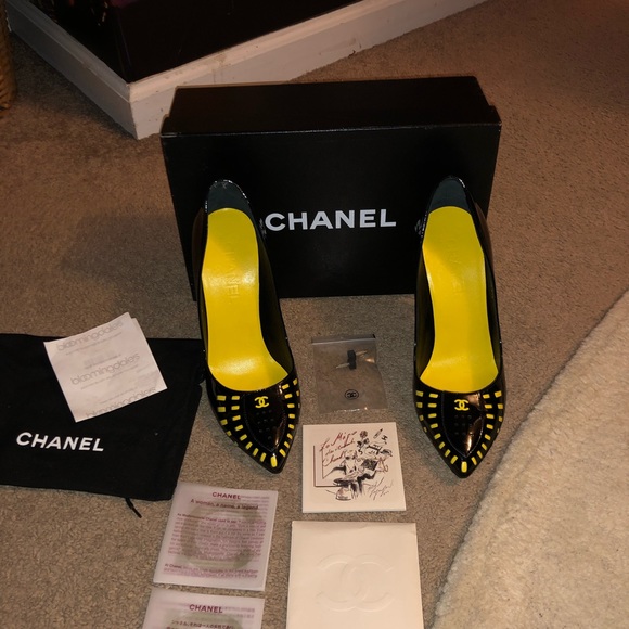 CHANEL Black and Yellow Heels - Picture 2 of 8